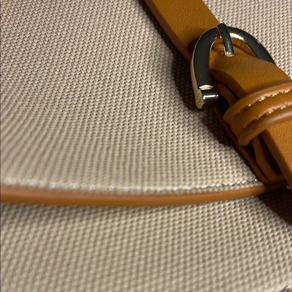 Faux Straw look PU  Cream and Tan Crossbody Bag with 2 removable straps - Picture 3 of 13